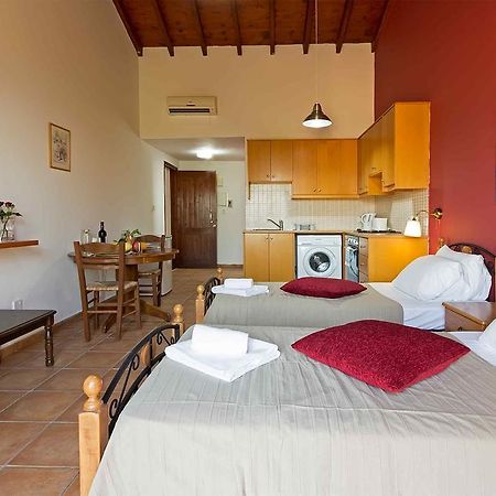 G&E Beach Apartments Polis Esterno foto