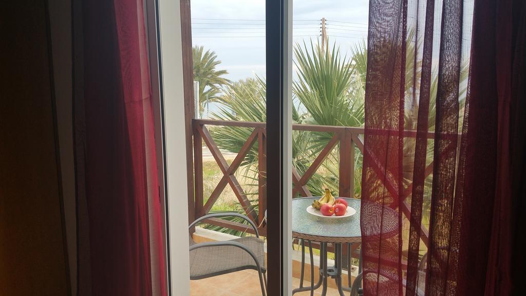 G&E Beach Apartments Polis Esterno foto
