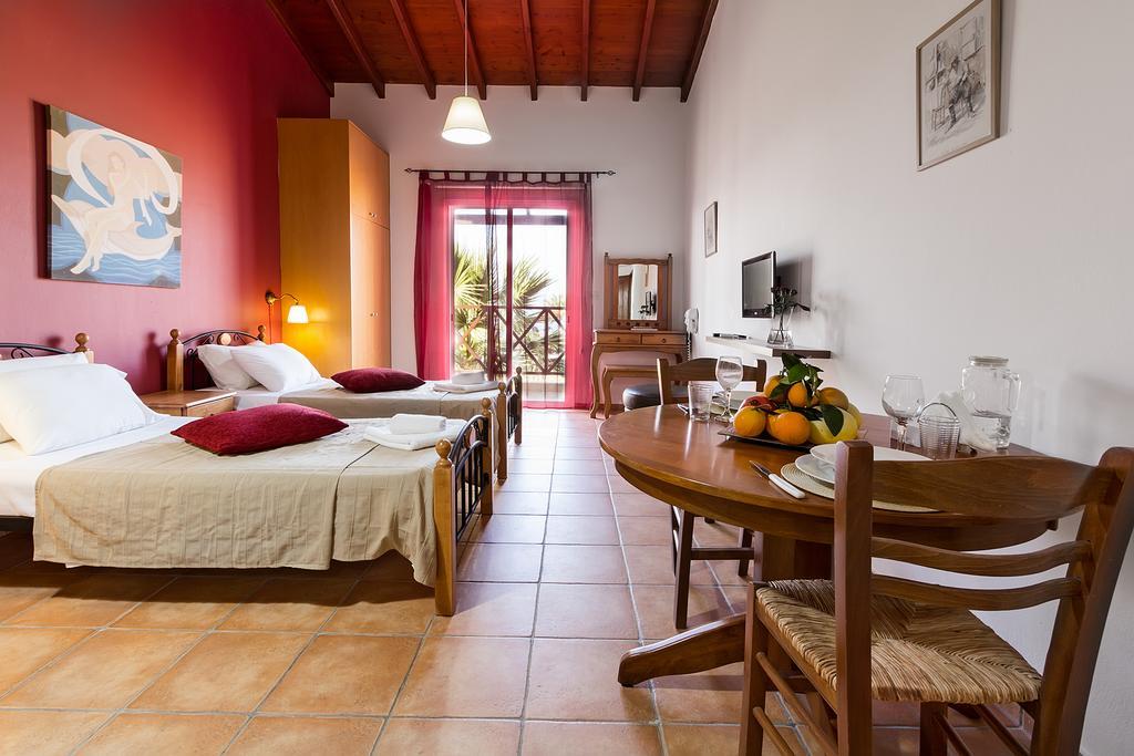 G&E Beach Apartments Polis Esterno foto